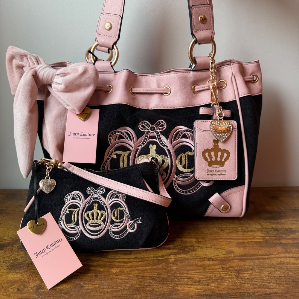 New Juicy Couture Lovers Club Daydreamer Tote Light Pink Black Wristlet Handbag